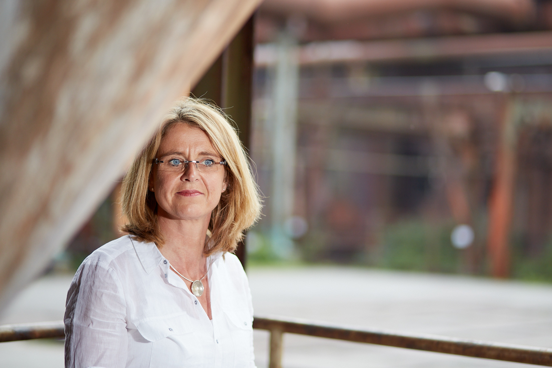 manager-female-half-portrait-outdoor