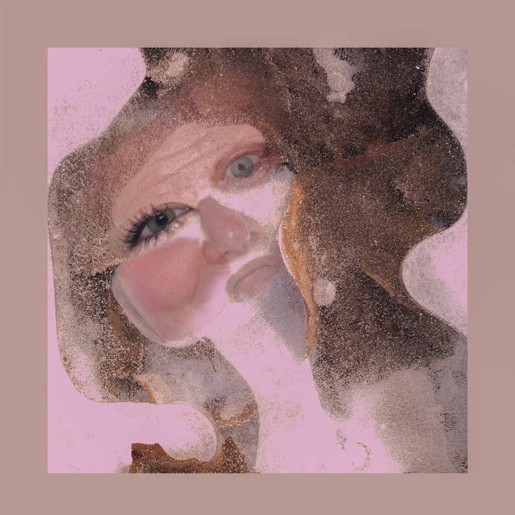 Frozen Creatures, eine künstlerische Arbeit aus zugefrorenen Pfützen und Portraitfragmenten